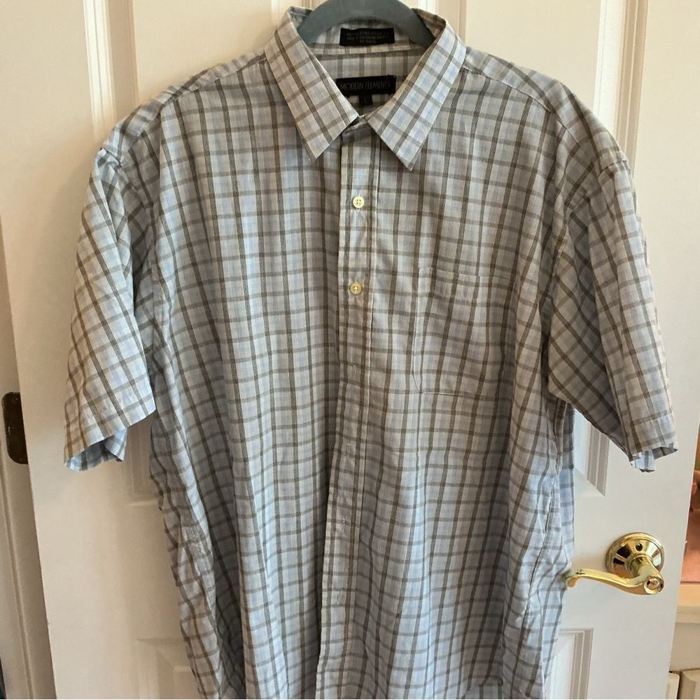 EUC Men’s Large Classic Gray Plaid Button-Down Short Sleeved Shirt